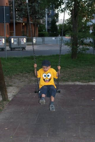 Tobík se naučil sám houpat (konečně!)