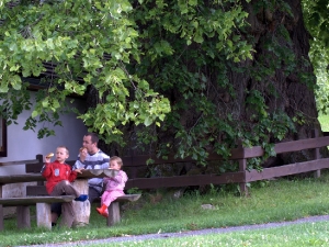 Svačina pod třetí největší lípou v Česku