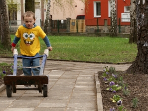 Tobík vozí krabice