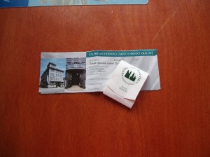 hradec_relikvie Hotelové šitíčko a vstupenka