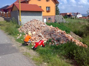 Našli jsme hromadu