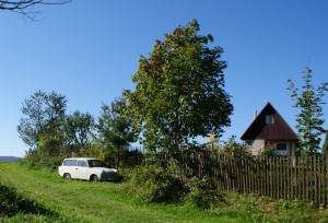 trabi_a_chatka Chatka, kde jsme bydleli a pojízdný trabi