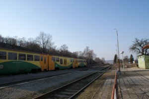 Vlak ve Velké nad Veličkou